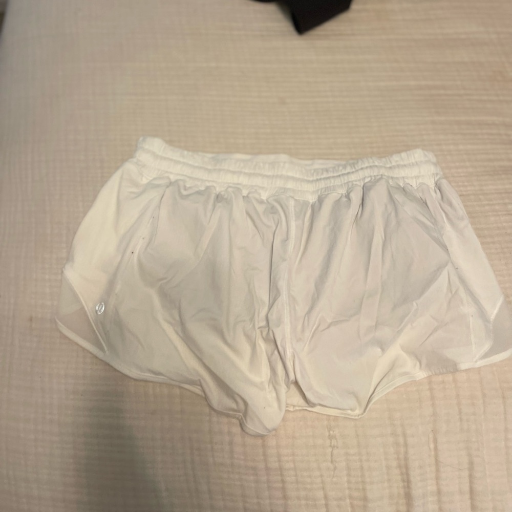 Lululemon Hotty Hot Shorts 2.5”